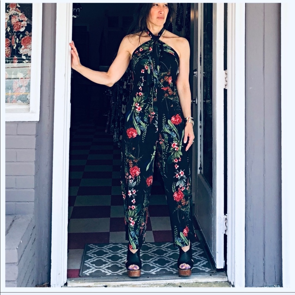 Halter floral Gaucho sleeveless jumpsuit - Picture 2 of 8